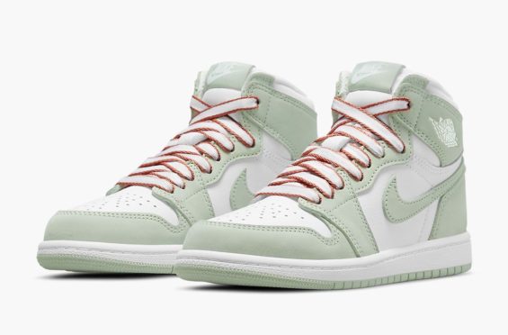 Women's Nike Air Jordan 1 Mid